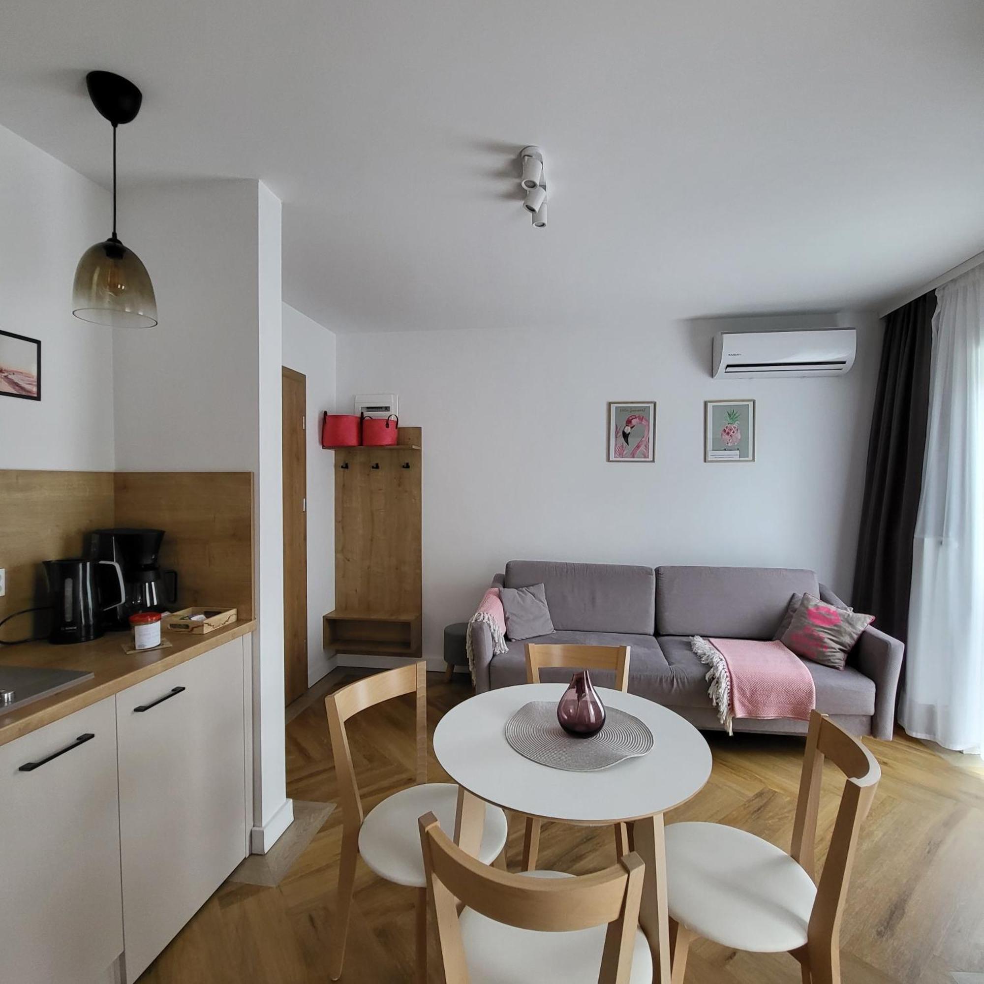 Apartamenty Julia Apartamenty Ozonowane Ustronie Morskie Exteriör bild